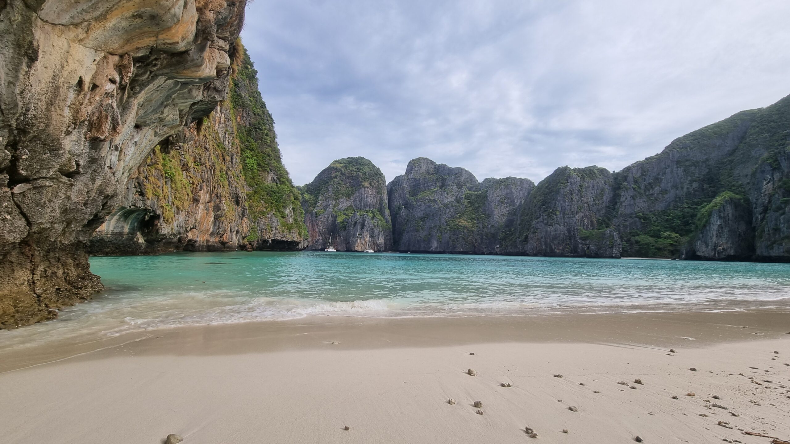 Phi Phi and Maya Bay: Is It Worth Visiting? My Honest Experience After the Reopening
